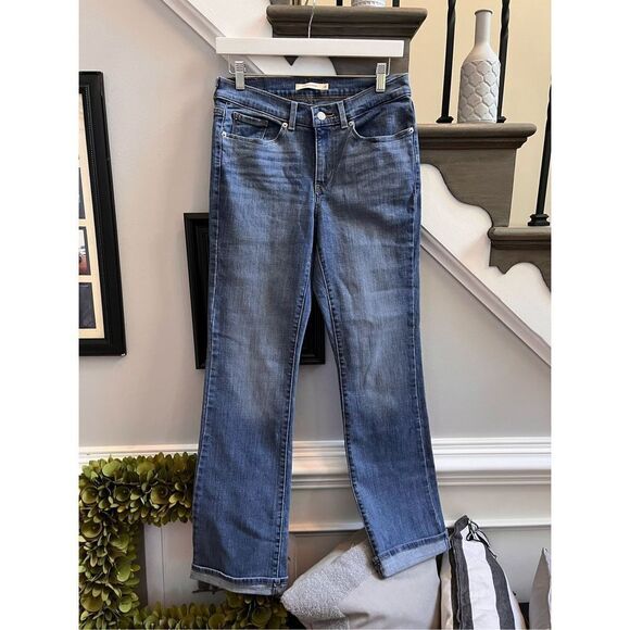 Levi’s Classic Cuffed Bootcut Jeans sz 4 EUC - Picture 4 of 6